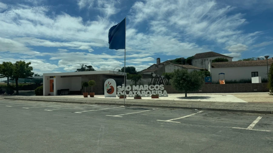 Moradia T5 para Venda em São Marcos da Ataboeira Foto 2