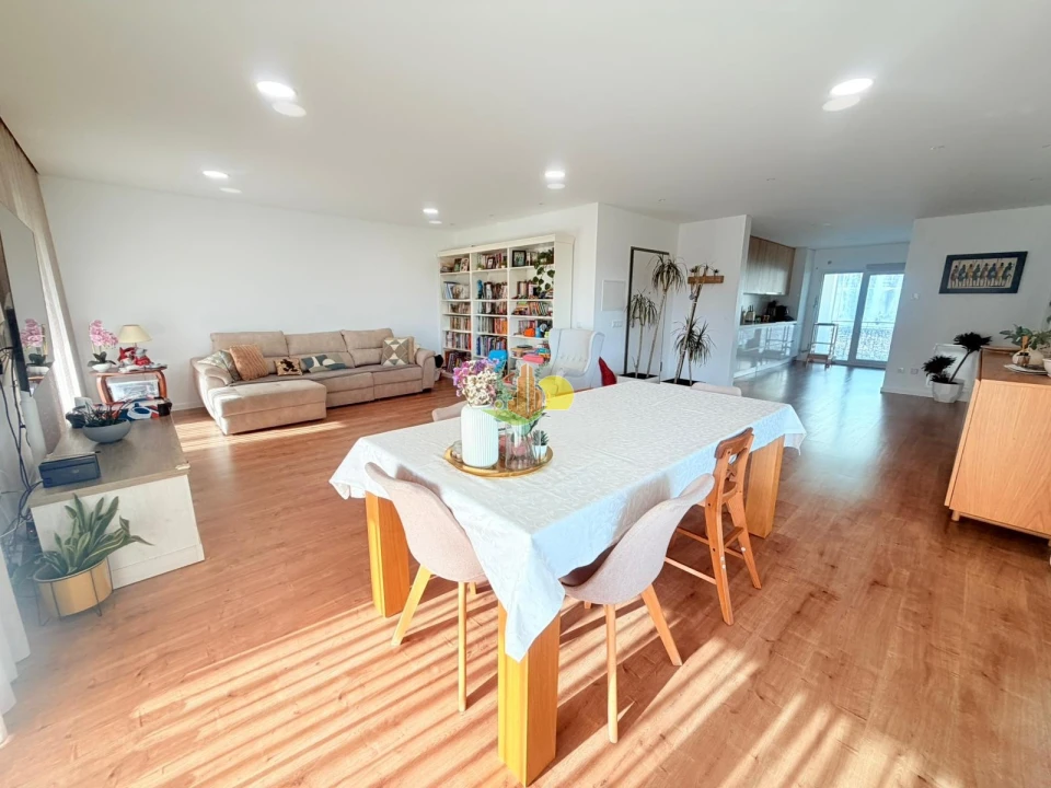 Apartamento T4 para Venda em Tavarede Foto 14