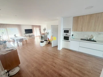 Apartamento T4 para Venda em Tavarede