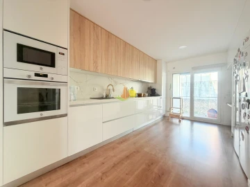 Apartamento T4 para Venda em Tavarede