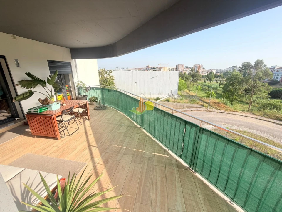 Apartamento T4 para Venda em Tavarede Foto 5