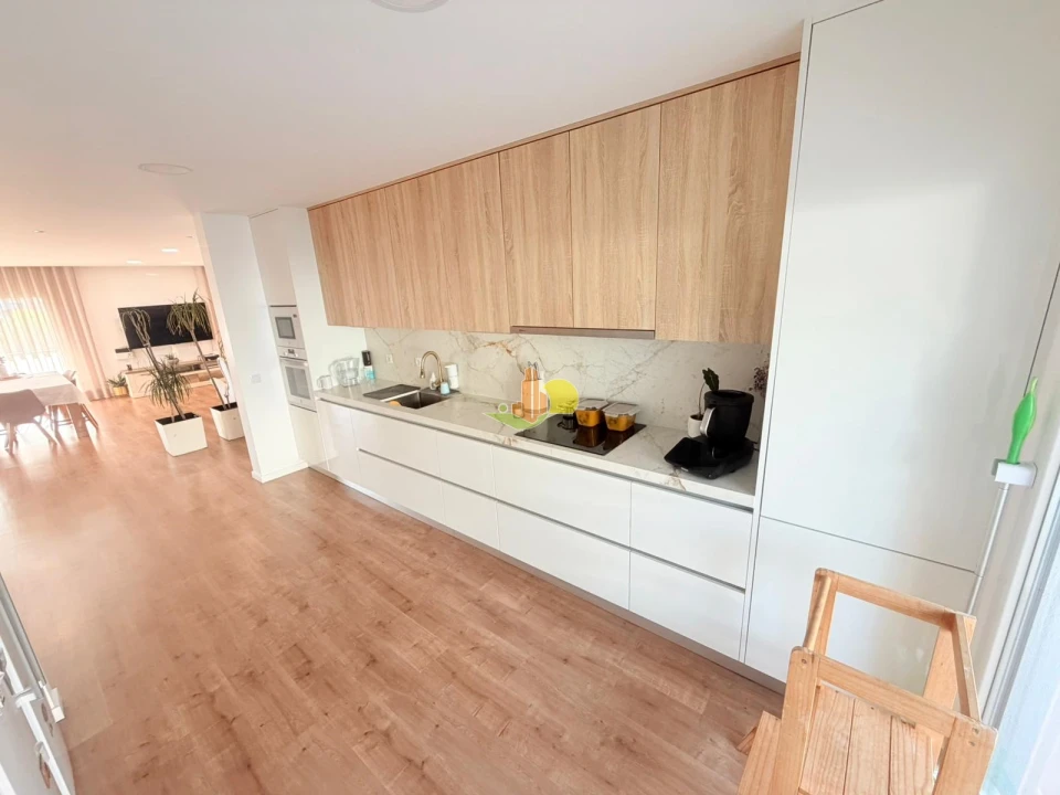 Apartamento T4 para Venda em Tavarede Foto 18