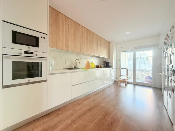 Apartamento T4 para Venda em Tavarede Foto 17