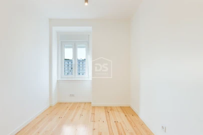 Apartamento T4 para Venda em Avenidas Novas