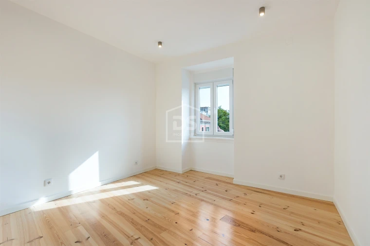Apartamento T4 para Venda em Avenidas Novas Foto 6