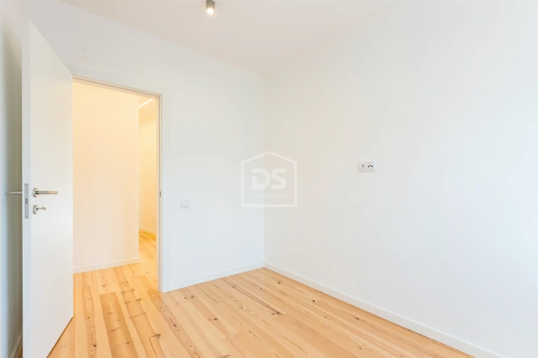 Apartamento T4 para Venda em Avenidas Novas Foto 13