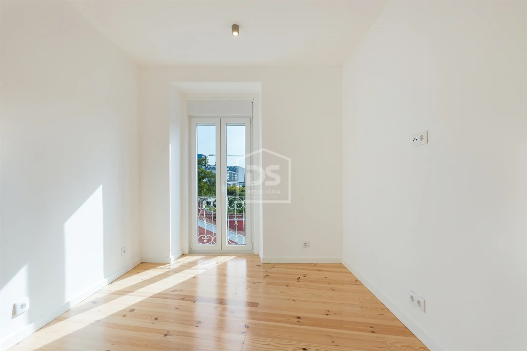 Apartamento T4 para Venda em Avenidas Novas Foto 8