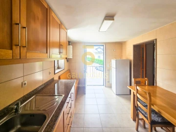 Moradia T2 para Venda em Romariz
