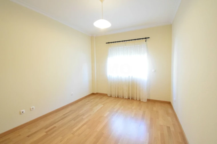 Apartamento T3 para Arrendamento em Covilhã e Canhoso Foto 17