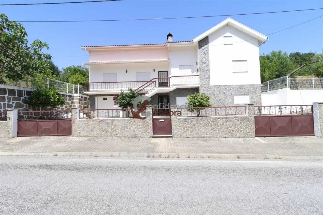 Moradia T7 para Venda em São Paio Foto 78