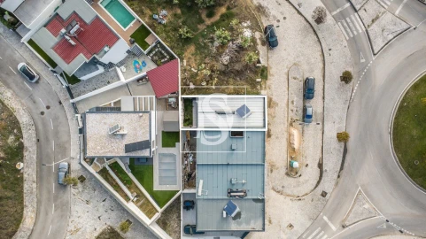 Moradia T3 para Venda em Charneca de Caparica e Sobreda