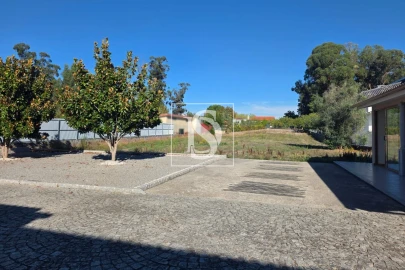 Moradia T5 para Venda em Canas de Santa Maria