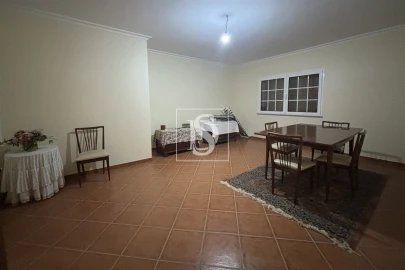 Moradia T5 para Venda em Canas de Santa Maria