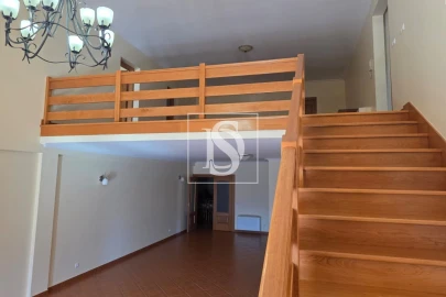 Moradia T5 para Venda em Canas de Santa Maria