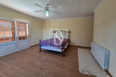 Moradia T5 para Venda em Canas de Santa Maria