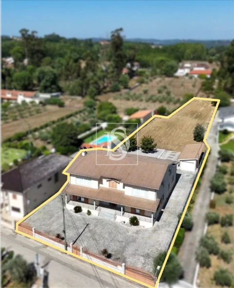 Moradia T5 para Venda em Canas de Santa Maria