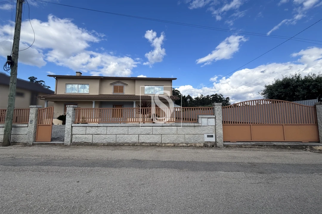 Moradia T5 para Venda em Canas de Santa Maria Foto 42