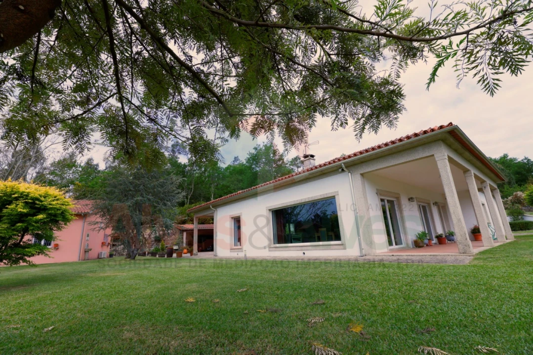 Quinta T5 para Venda em Parada Foto 7