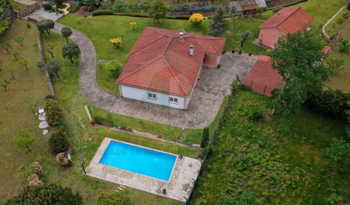 Quinta T5 para Venda em Parada Foto 1