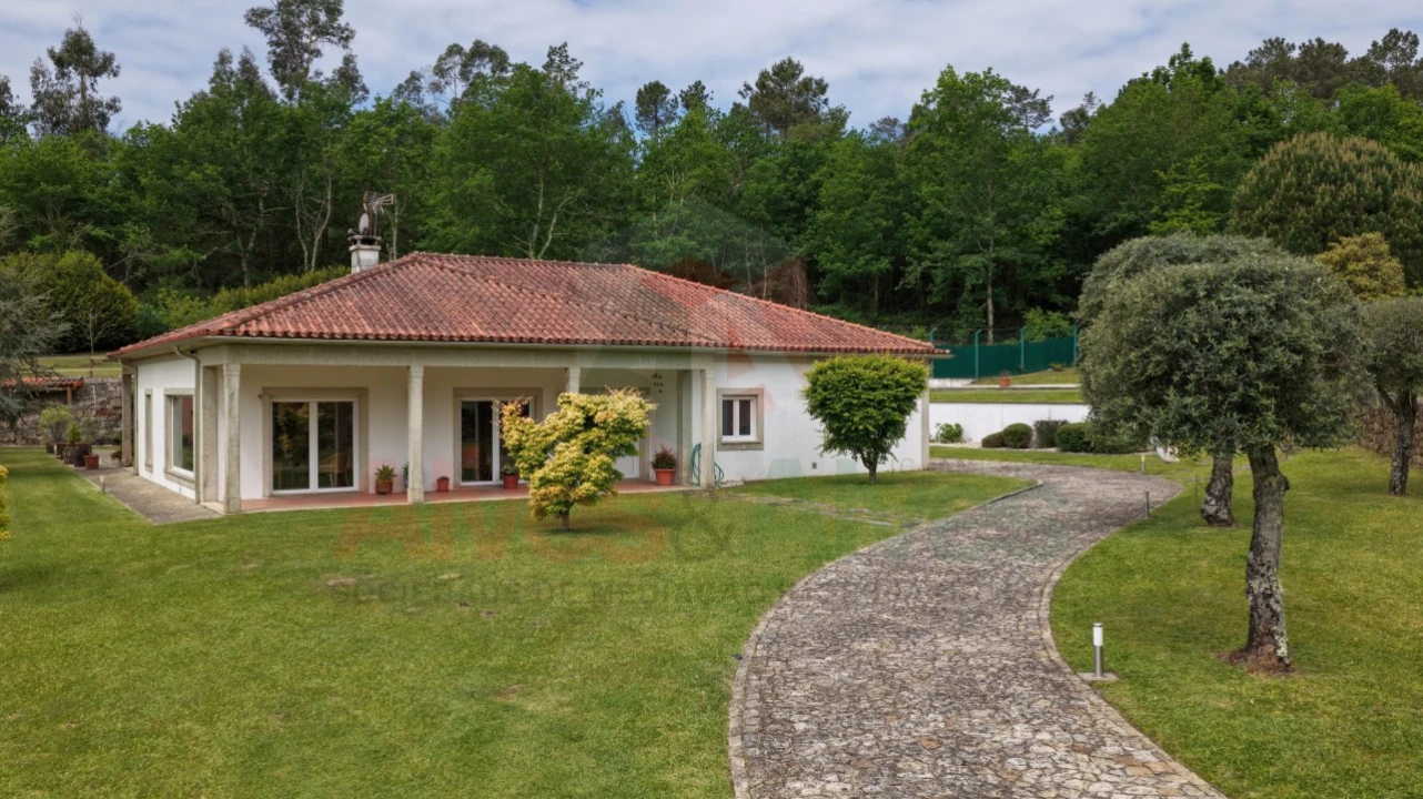 Quinta T5 para Venda em Parada Foto 3