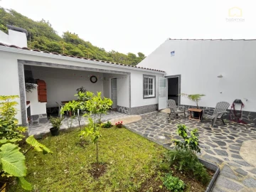 Moradia T4 para Venda em Rosto do Cão (Livramento)
