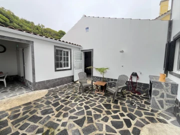 Moradia T4 para Venda em Rosto do Cão (Livramento)