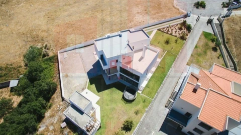 Moradia T5 para Venda em Malveira e São Miguel de Alcainça
