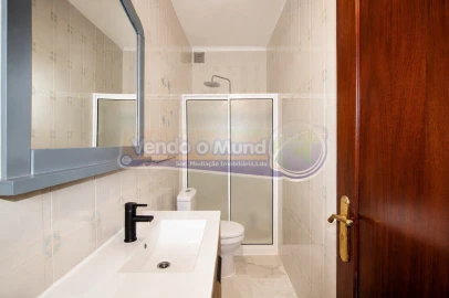 Moradia T4 para Venda em Samora Correia