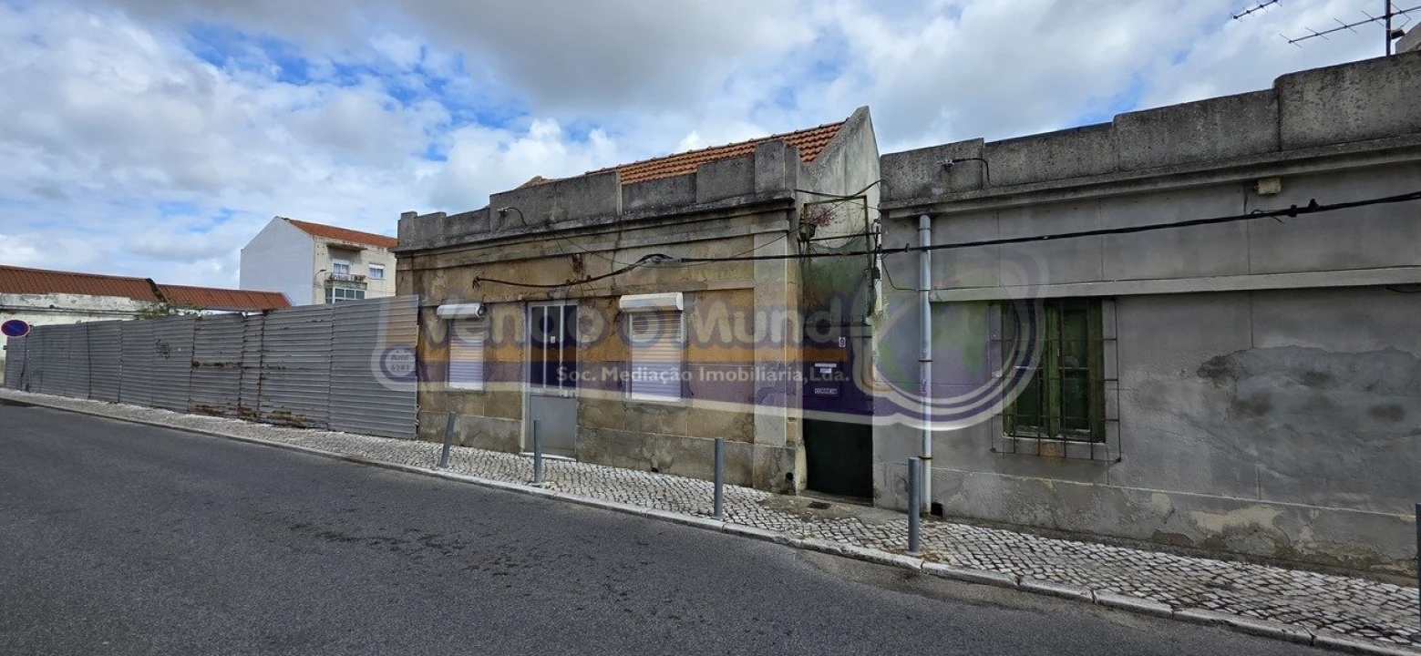 Terreno para Venda em Baixa da Banheira e Vale da Amoreira Foto 1