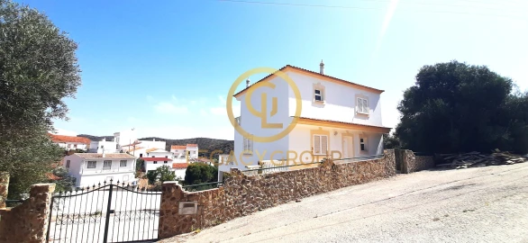 Moradia T4 para Venda em Alcoutim e Pereiro