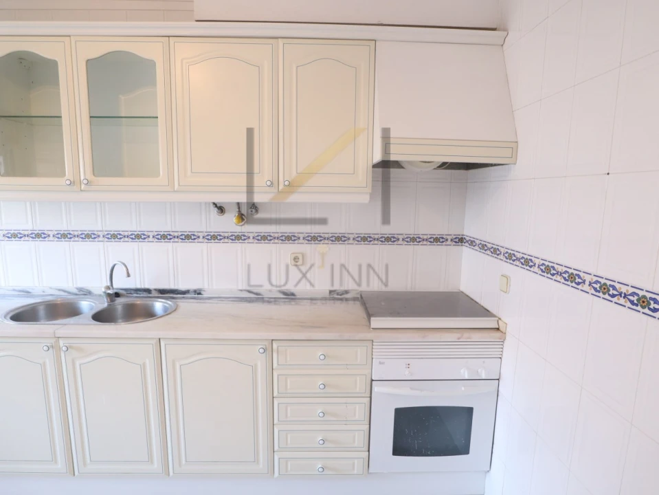 Apartamento T2 para Venda em Algueirão-Mem Martins Foto 11