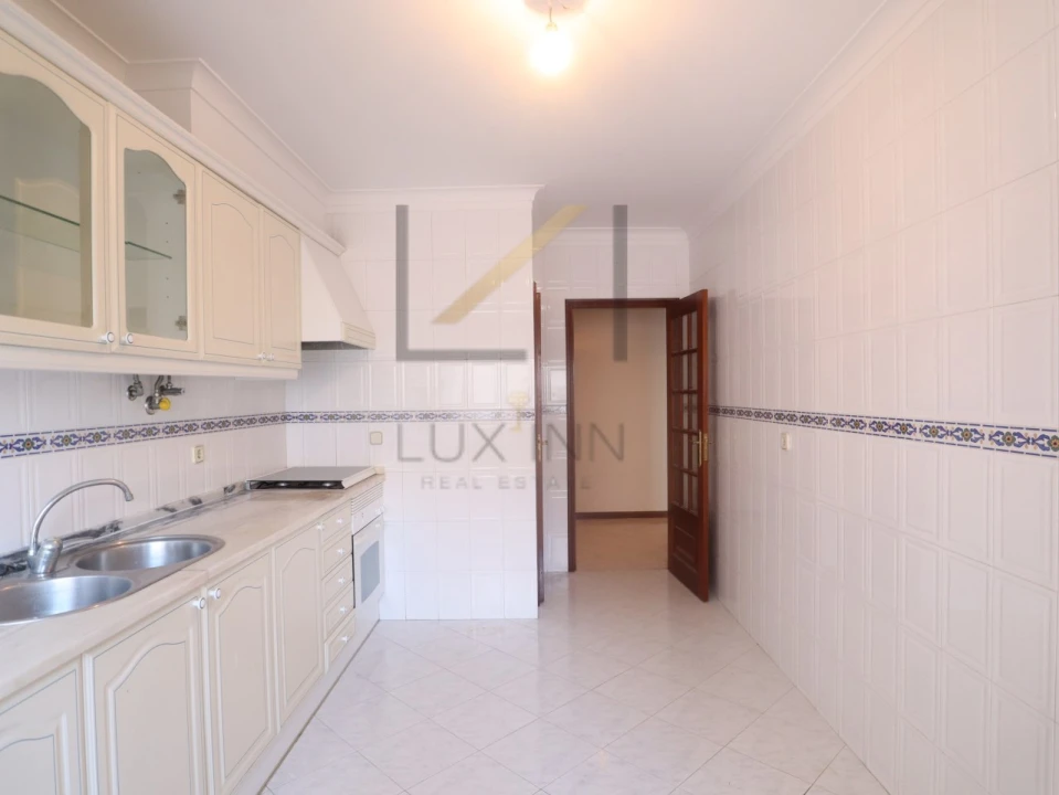 Apartamento T2 para Venda em Algueirão-Mem Martins Foto 12
