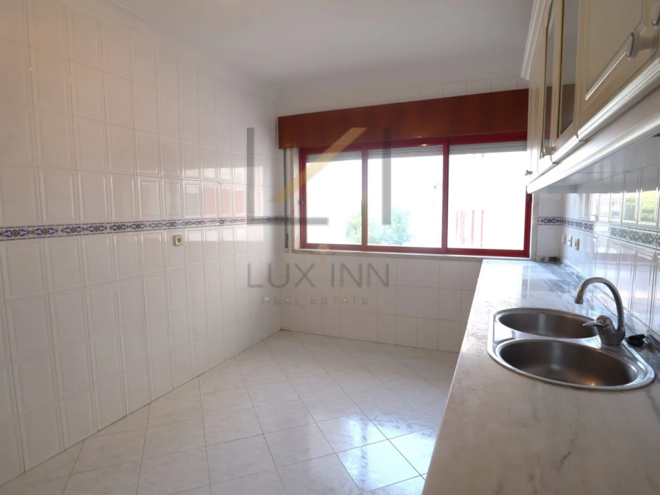 Apartamento T2 para Venda em Algueirão-Mem Martins Foto 13