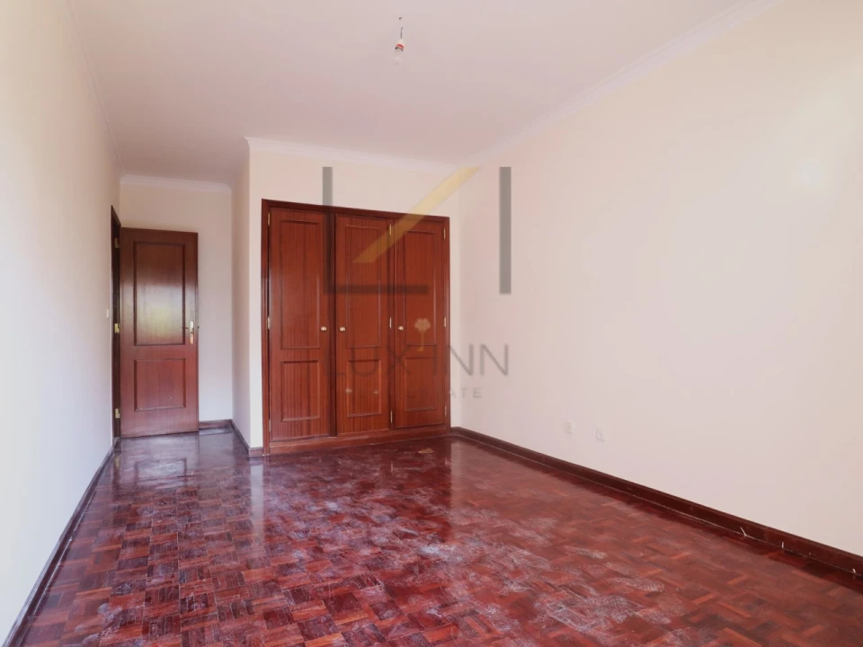 Apartamento T2 para Venda em Algueirão-Mem Martins Foto 17