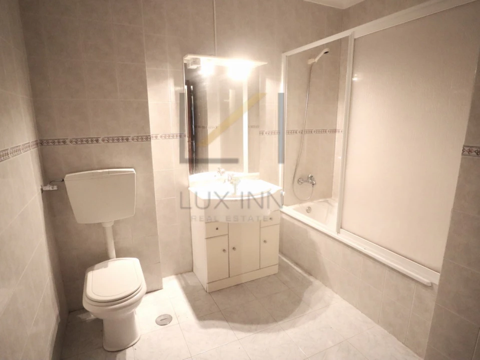 Apartamento T2 para Venda em Algueirão-Mem Martins Foto 23