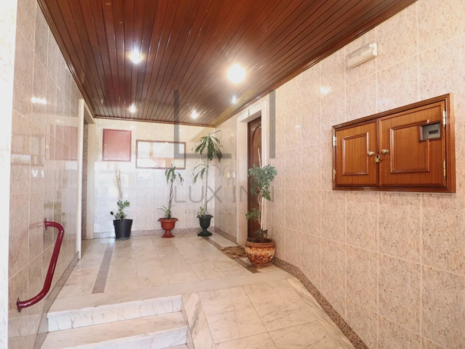 Apartamento T2 para Venda em Algueirão-Mem Martins Foto 29