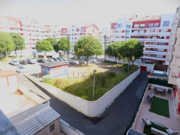 Apartamento T2 para Venda em Algueirão-Mem Martins
