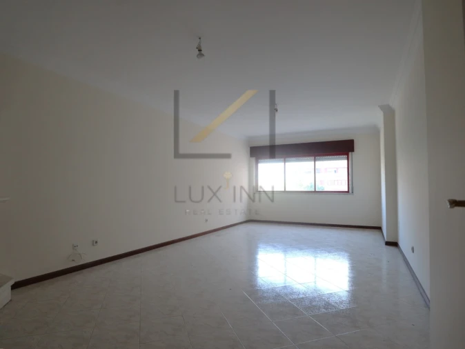 Apartamento T2 para Venda em Algueirão-Mem Martins Foto 6