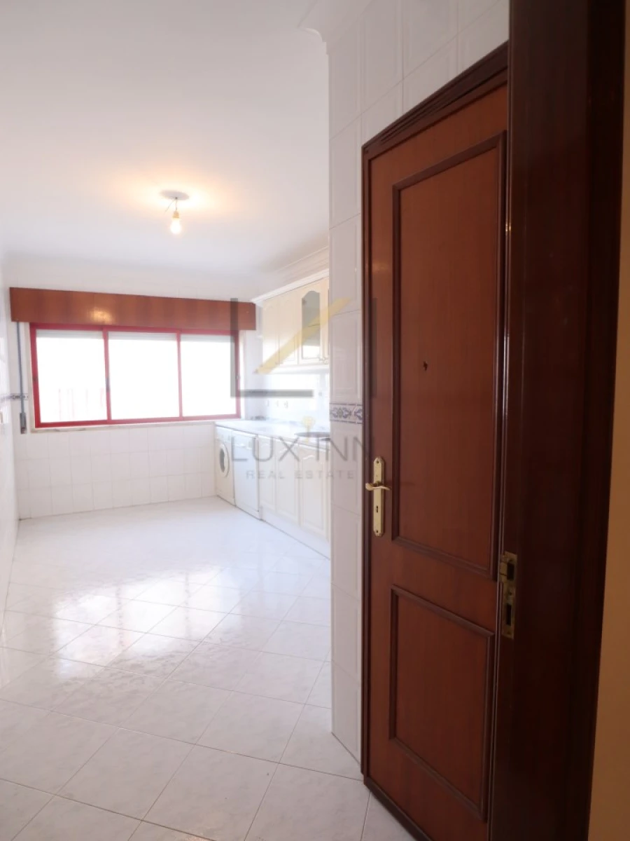 Apartamento T2 para Venda em Algueirão-Mem Martins Foto 14
