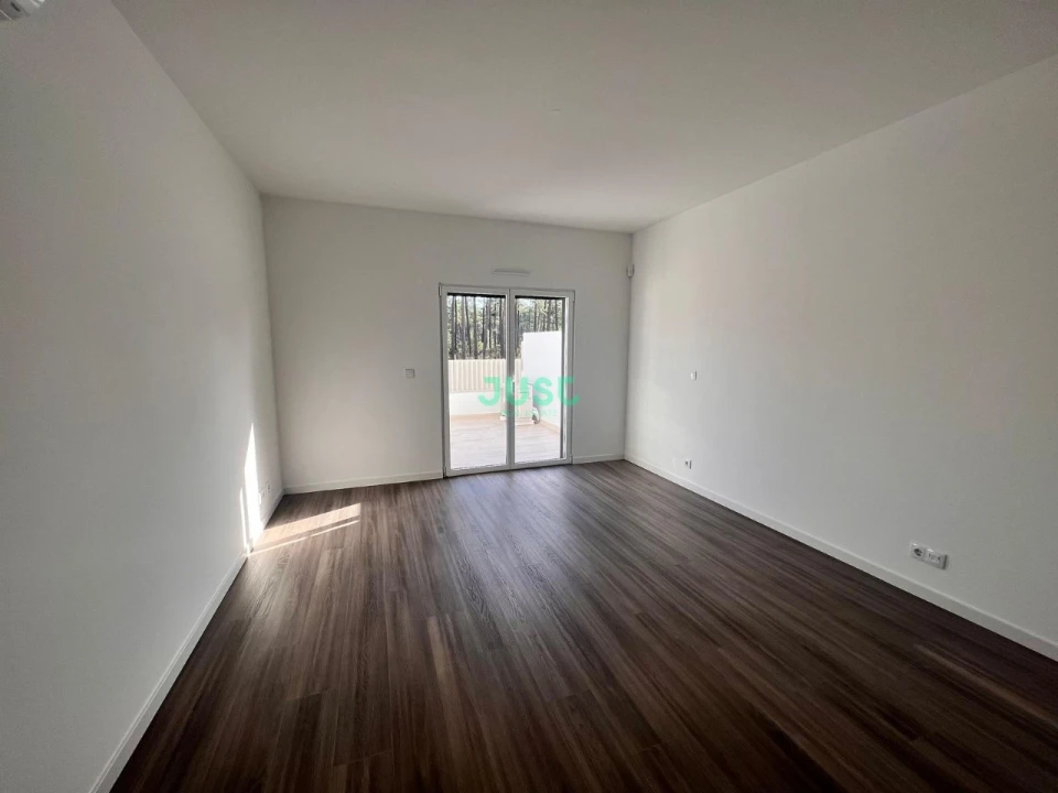 Apartamento T2 para Venda em Amora Foto 11