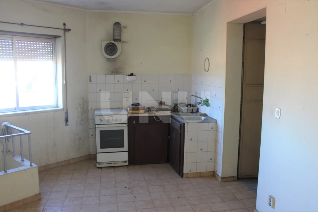 Moradia T1 para Venda em Póvoa de Rio de Moinhos e Cafede Foto 2