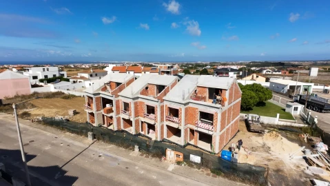 Moradia T3 para Venda em Atouguia da Baleia