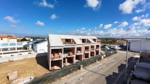 Moradia T3 para Venda em Atouguia da Baleia