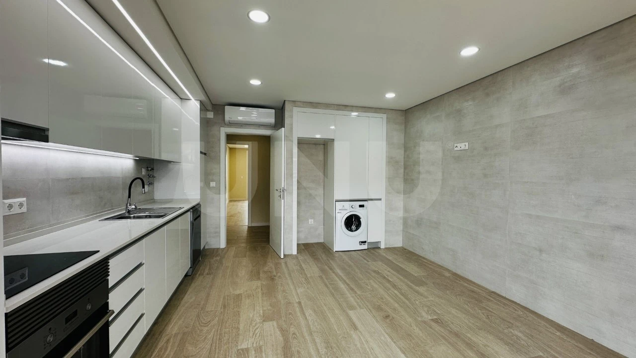 Apartamento T2 para Venda em Covilhã e Canhoso Foto 13