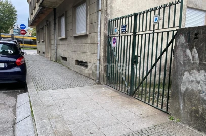Garagem para Venda em Mafamude e Vilar do Paraíso
