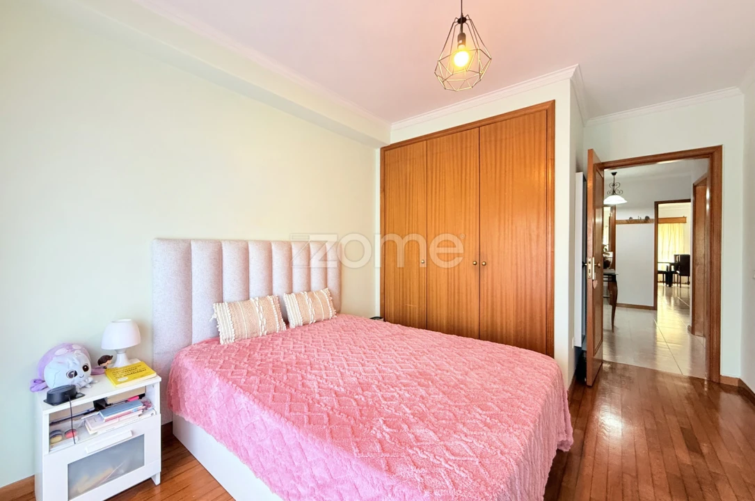 Apartamento T3 para Venda em Castêlo da Maia Foto 12
