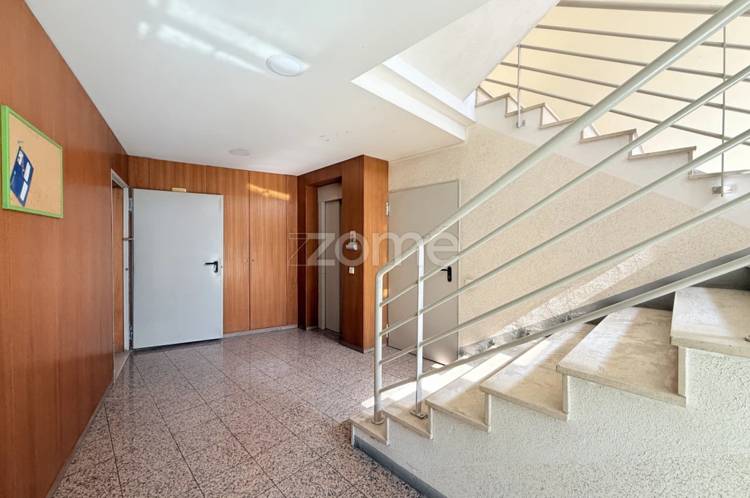 Apartamento T3 para Venda em Castêlo da Maia Foto 26