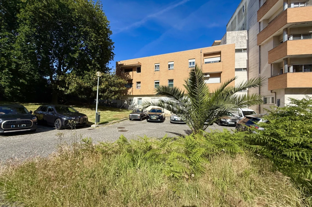 Apartamento T3 para Venda em Castêlo da Maia Foto 31