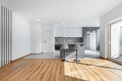 Apartamento T3 para Arrendamento em Darque