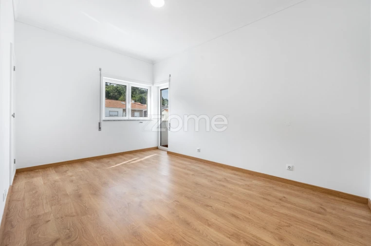 Apartamento T3 para Arrendamento em Darque Foto 18